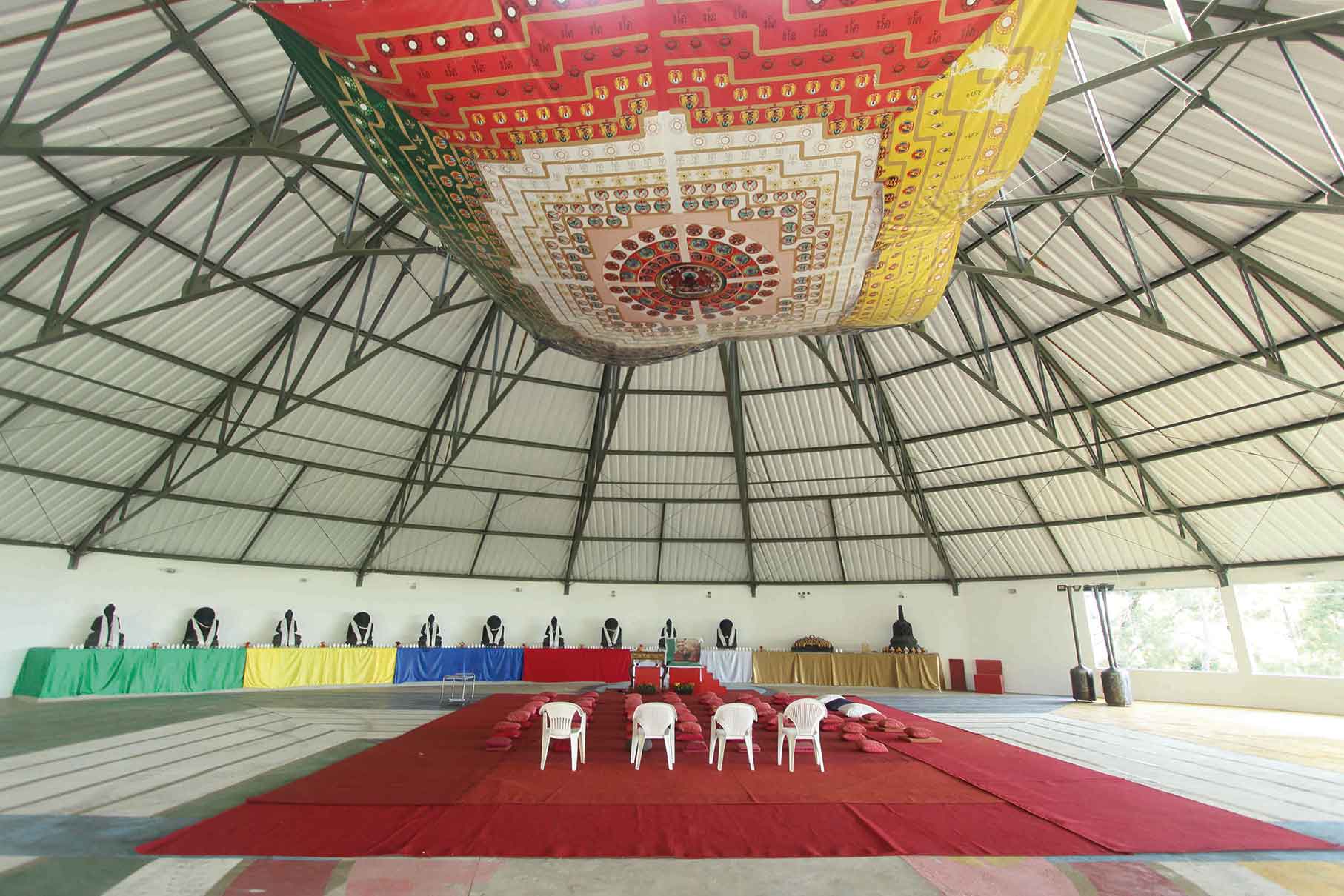 Templo budista-Campos-do-Jordao-Turismo-Espiritual-Interior-do-Templo-do-Grande-Amor-bx