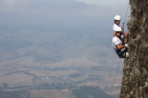 Extrema-Esportes-Montanhismo-Rapel-Rota-dos-Ventos-bx