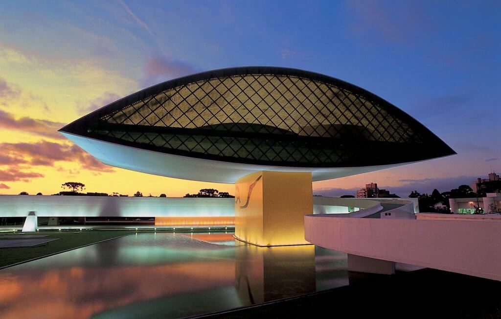 Resultado de imagem para museu oscar niemeyer"