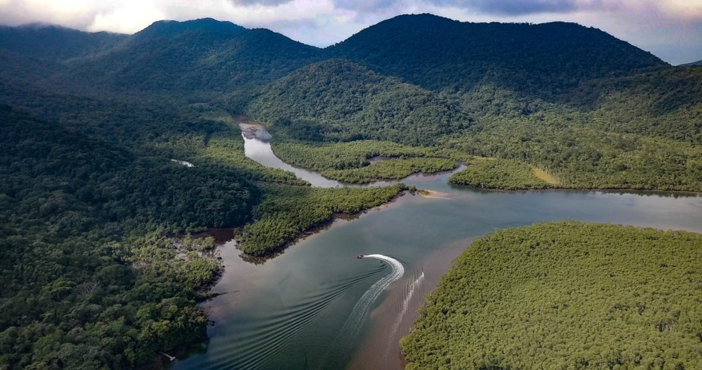 passeios de barco em Cananeia