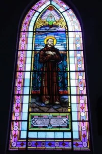 Campos-do-Jordao-Turismo-Religioso-Igreja-Santa-Terezinha-Matriz-vitral-IMG_0445