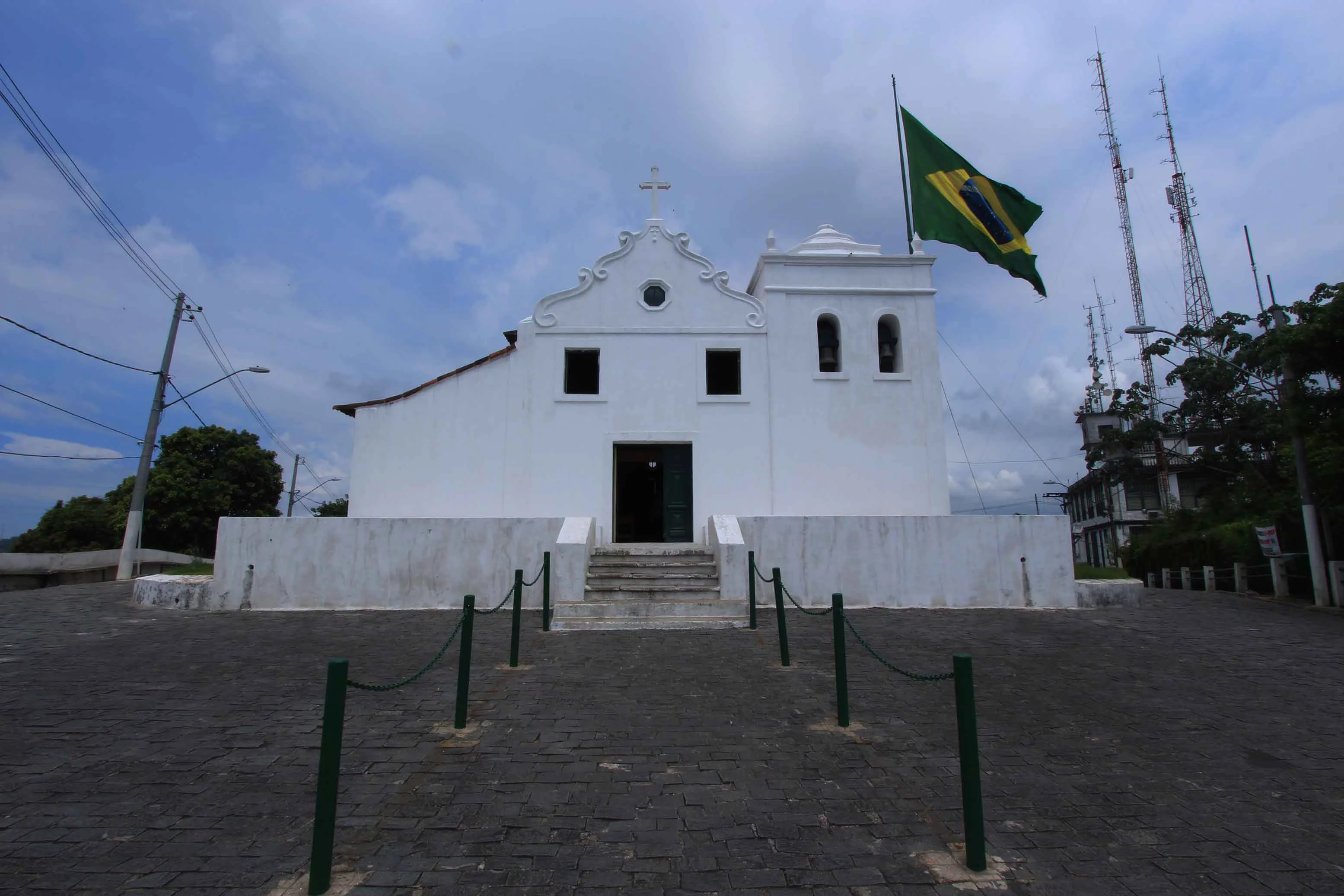 Santos-Turismo-Religioso-Santuario-Nossa-Sra-do-Monte-Serrat-bx