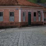 Sao-Bento-do-Sapucai-Arquitetura-Casa-Colonial-rua-pedras-caminho-bx