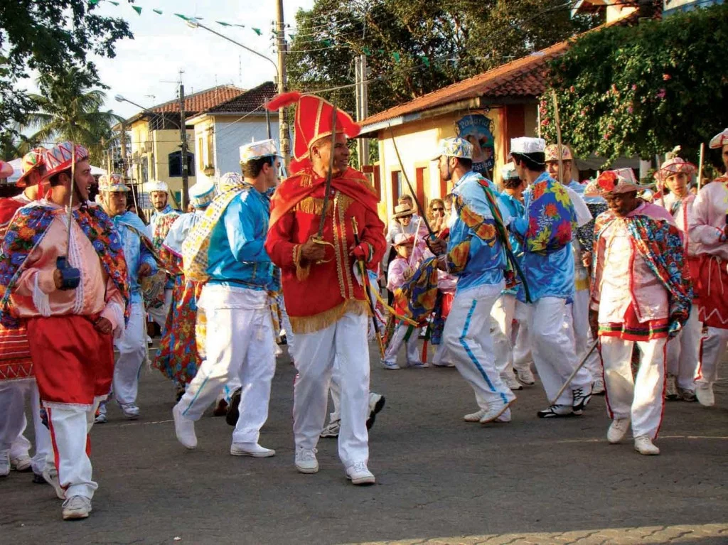 Folclore de Ilhabela-ilhabela-folclore-congada-665-bx