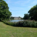 France-Chateau-de-Courson-Lago-atras-do-castelo-X-web