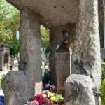 16.49.11 – Sepultura de Allan Kardec – ft Nathália Weber