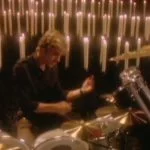 FOTO-13-WRAPPED-AROUND-YOUR-FINGER-VIDEO-CLIP