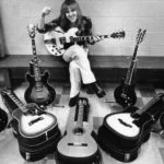 FOTO-4-ALEX-LIFESON-E-SUA-COLEÇÃO-1