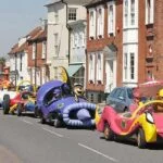 xReplica-dos-carros-da-Corrida-maluca-na-Inglaterra.jpg.pagespeed.ic.P1l7_GkZaf
