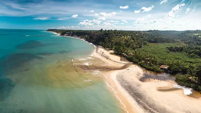 Descubra Porto Seguro: Paraíso de Praias Deslumbrantes e Vida Noturna Vibrante na Bahia