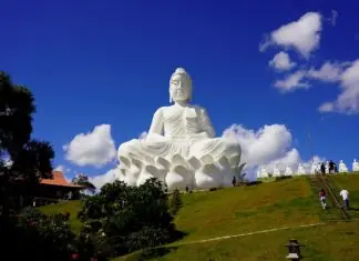 Buda Gigante de Ibiraçu consolida turismo espiritual no Espírito Santo