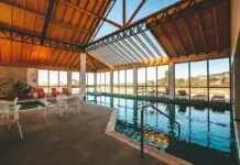Entre taipas e pôr do sol: hospedagem de alto padrão na Coxilha Rica