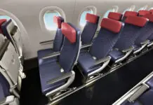 Conheça a cabine do Embraer E195-E2, o novo avião da LATAM