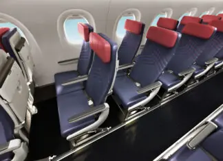 Conheça a cabine do Embraer E195-E2, o novo avião da LATAM