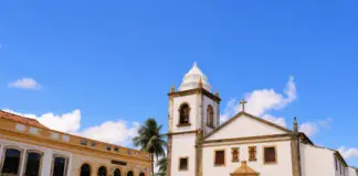 Igreja mais antiga do Brasil ganha nova iluminação cênica em Pernambuco
