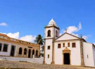 Igreja mais antiga do Brasil ganha nova iluminação cênica em Pernambuco